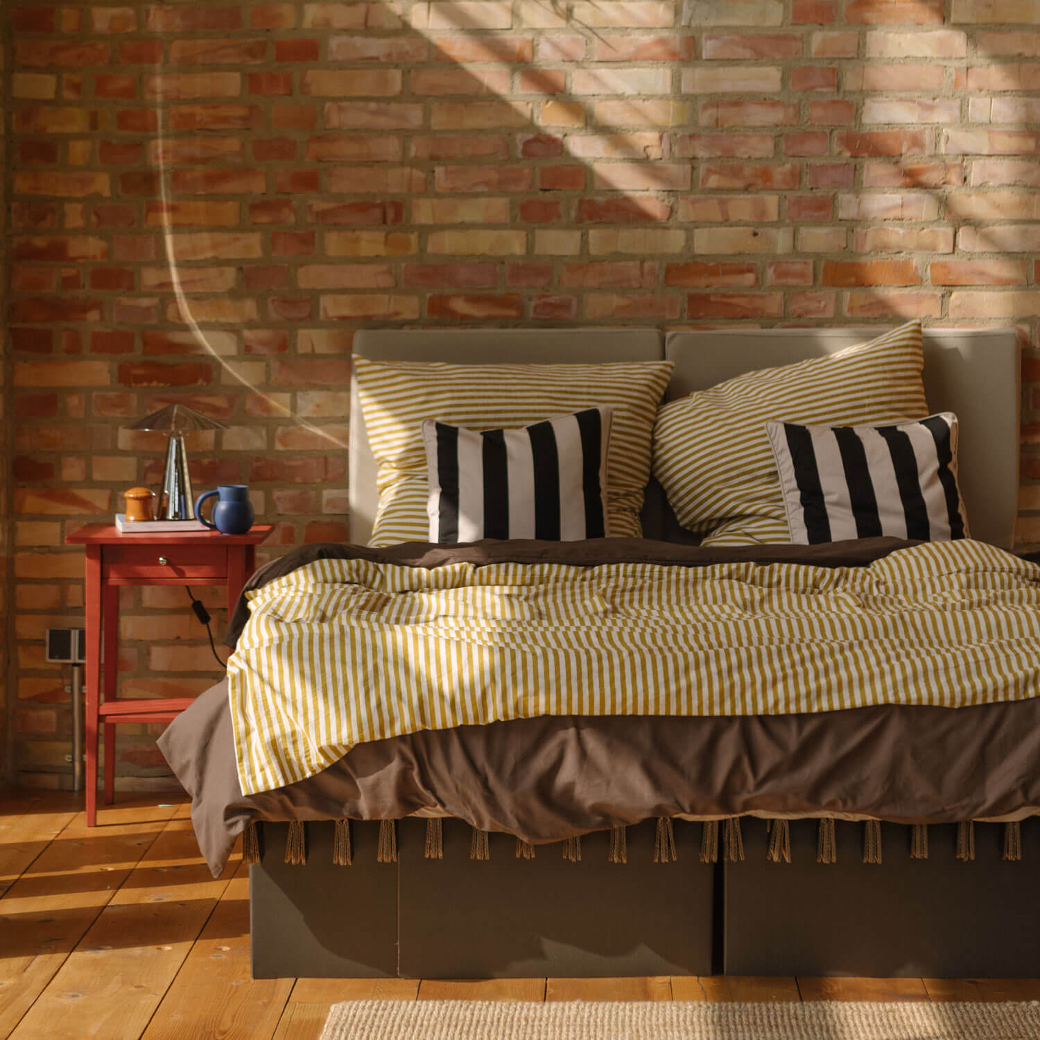 bett kopfteil mit aufbewahrung ROOM IN A BOX