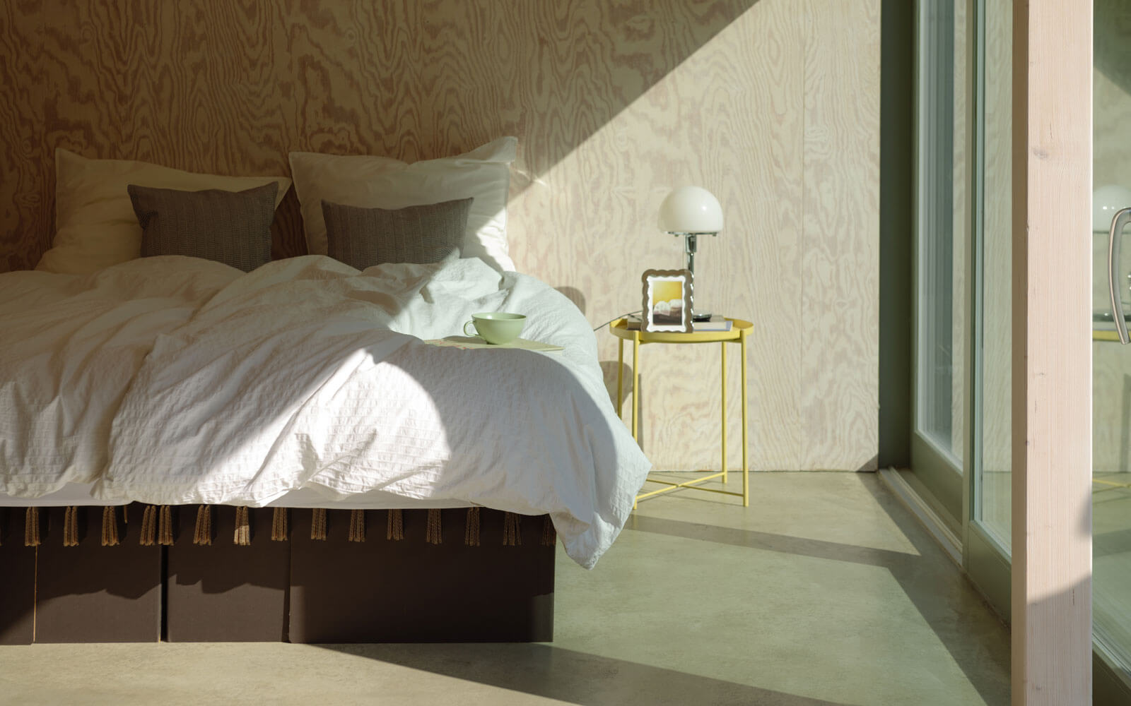 ROOM IN A BOX GRID Bett aus Wellpappe in schwarz