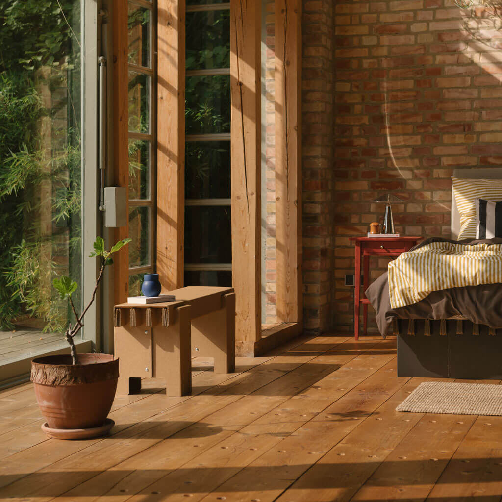 ROOM IN A BOX GRID Bank am Fenster im Schlafzimmer