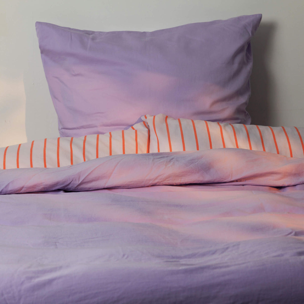 ROOM IN A BOX Unperfekt Kopfkissenbezug aus Bio-Baumwolle in light flieder-orange