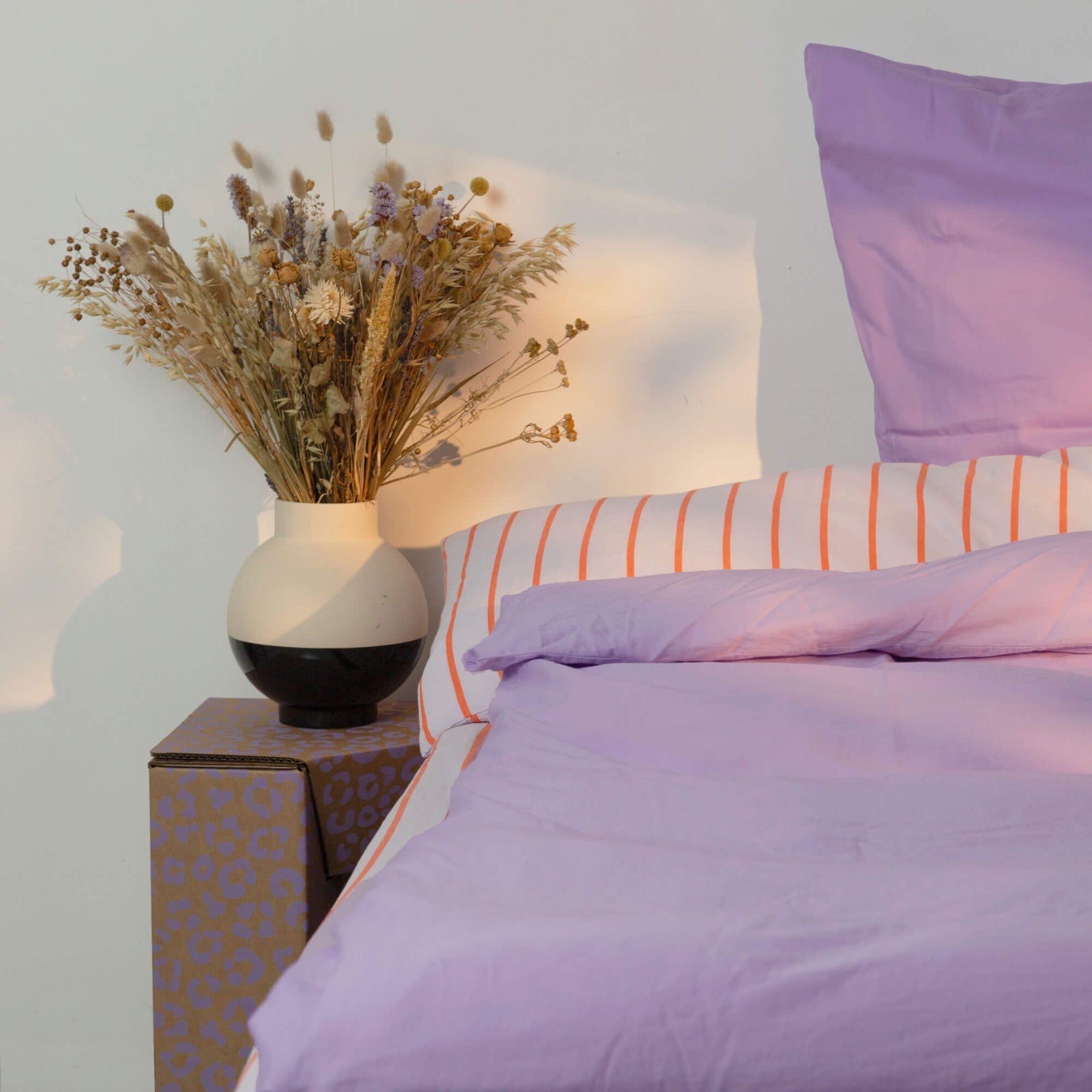 ROOM IN A BOX Unperfekt Bettdeckenbezug aus Bio-Baumwolle in light flieder-orange
