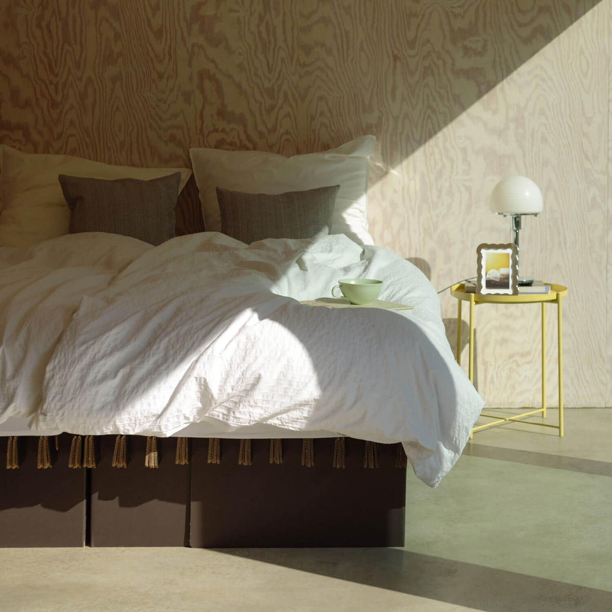 ROOM IN A BOX GRID Stauraumbett Größe L in schwarz