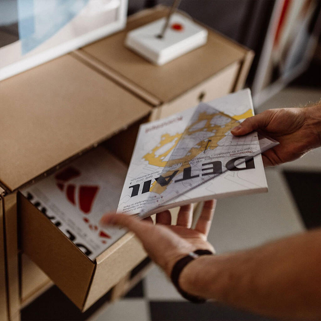 ROOM IN A BOX - Modulares Regalsystem mit Schubladen