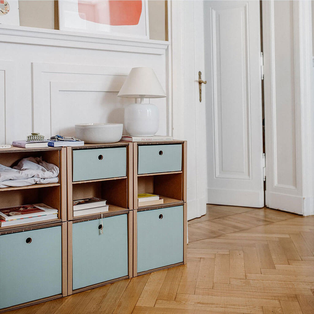 ROOM IN A BOX