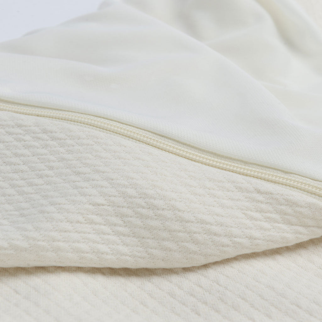 ROOM IN A BOX - Matratzenbezug für nachhaltige Naturlatex-Matratze Freisteller